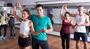 Best dance classes Salsa dancers in fitness studio